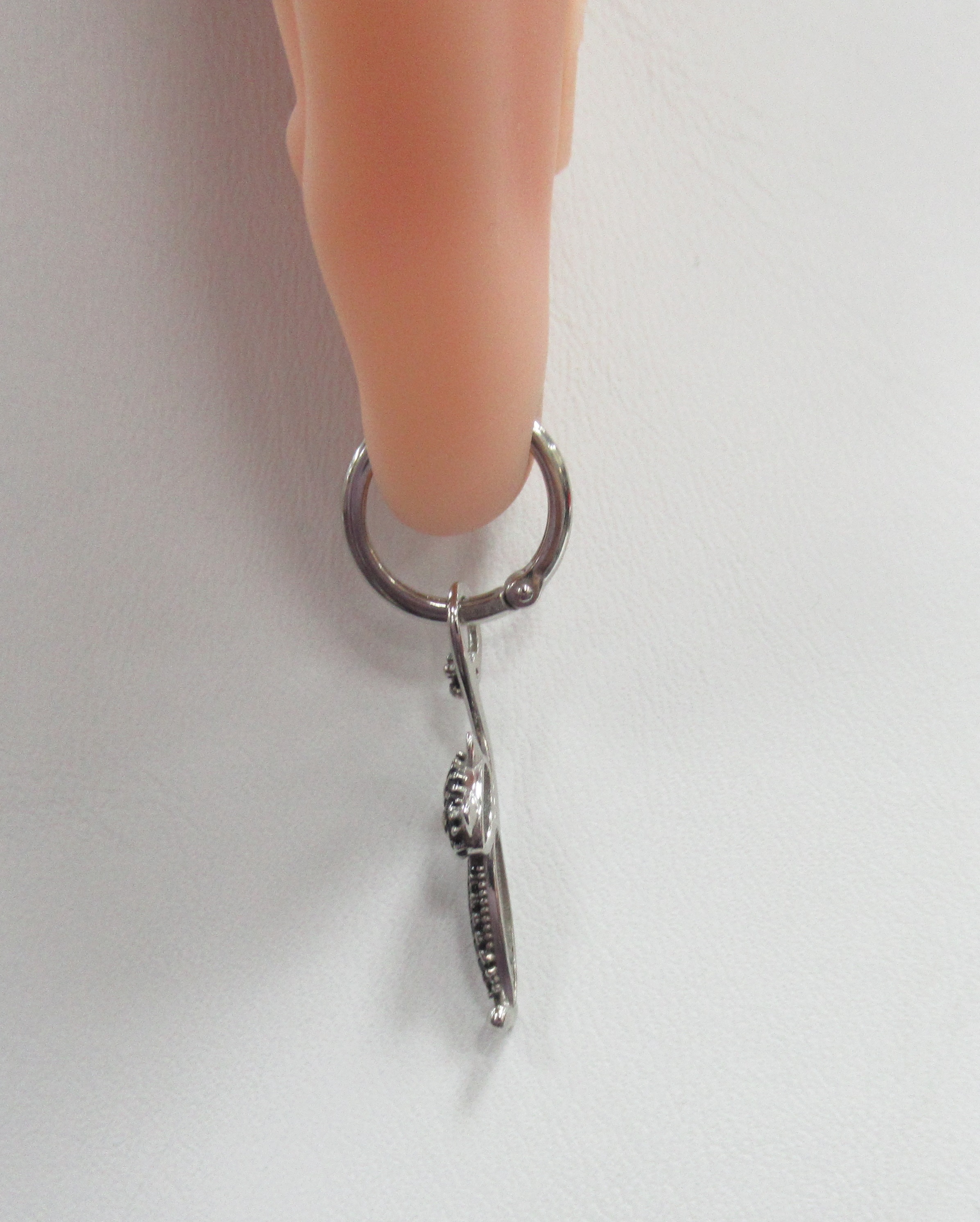 Серебряные серьги-конго со шпинелью "Кошки"